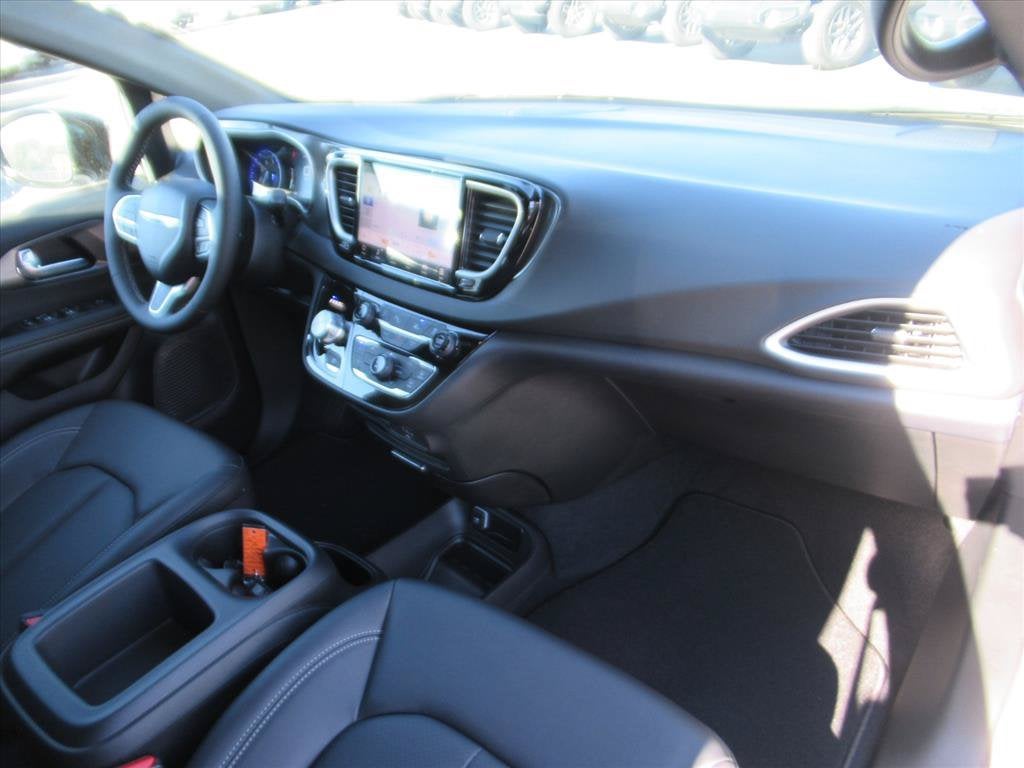2026 Chrysler Voyager VOYAGER LX