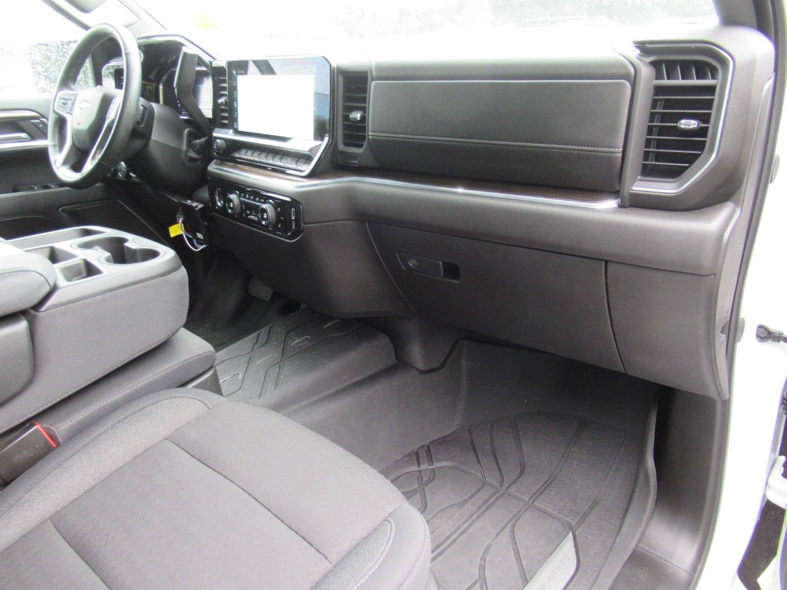 2024 Chevrolet Silverado 1500 2WD Crew Cab Short Bed LT