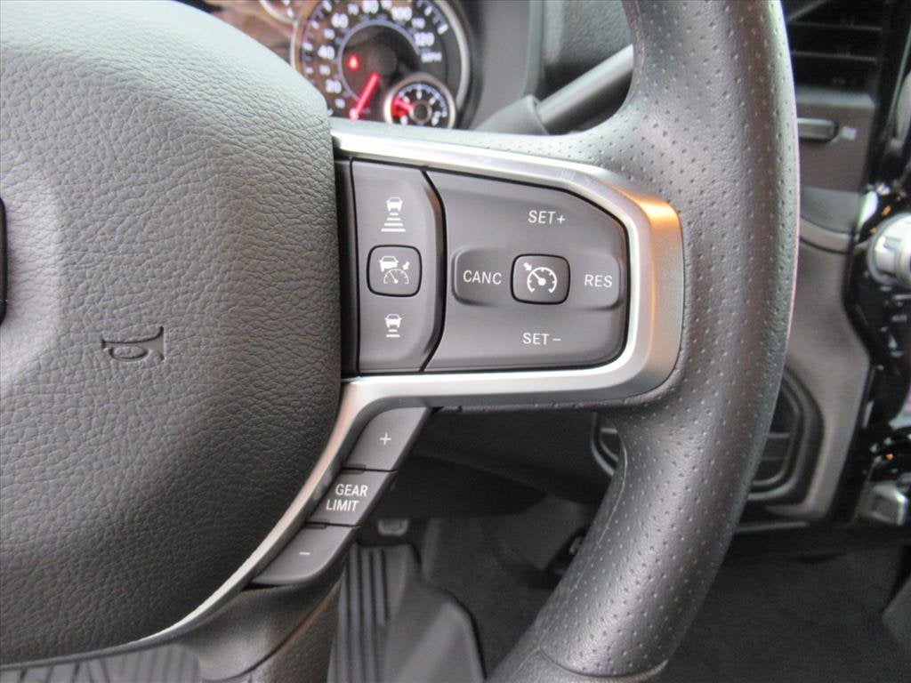 2026 RAM Ram 2500 RAM 2500 BLACK EXPRESS CREW CAB 4X2 6'4' BOX