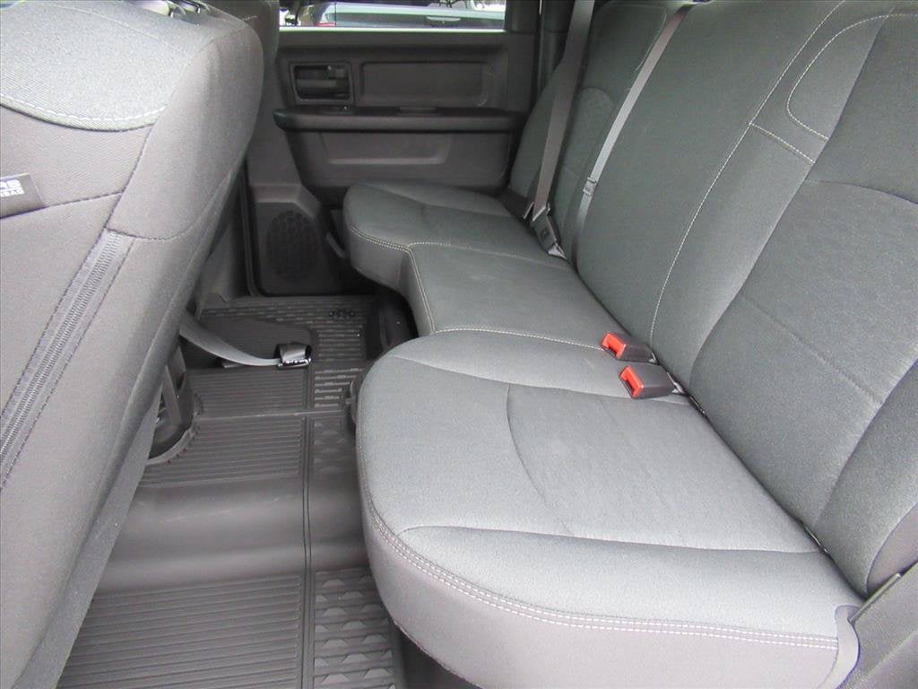 2026 RAM Ram 2500 RAM 2500 BLACK EXPRESS CREW CAB 4X2 6'4' BOX