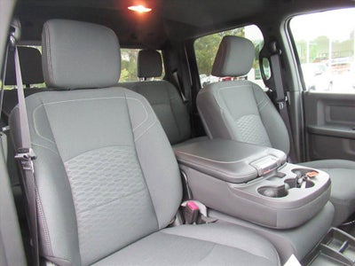 2026 RAM Ram 2500 RAM 2500 BLACK EXPRESS CREW CAB 4X2 6'4' BOX