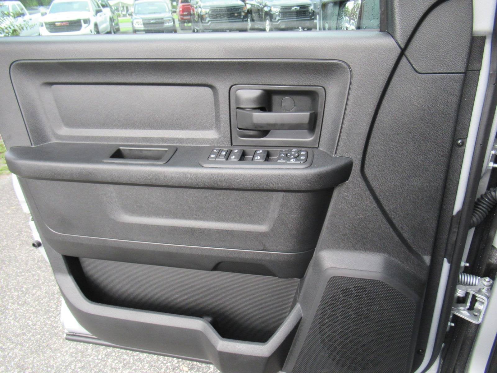2027 RAM 2500 RAM 2500 WARLOCK CREW CAB 4X4 6'4' BOX