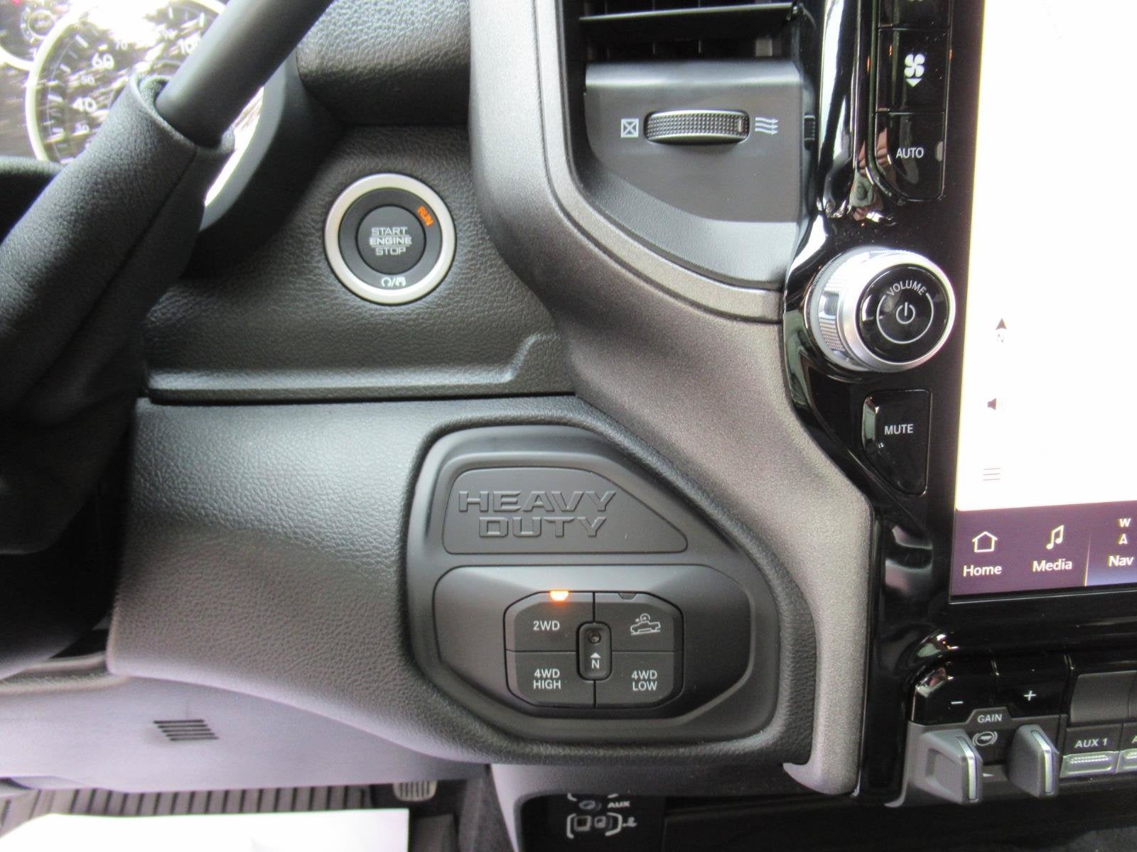 2027 RAM 2500 RAM 2500 WARLOCK CREW CAB 4X4 6'4' BOX