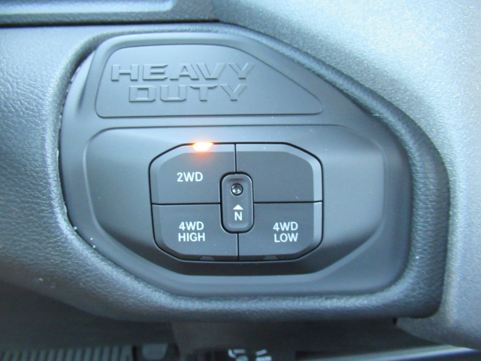 2027 RAM Ram 2500 RAM 2500 BLACK EXPRESS CREW CAB 4X4 6'4' BOX