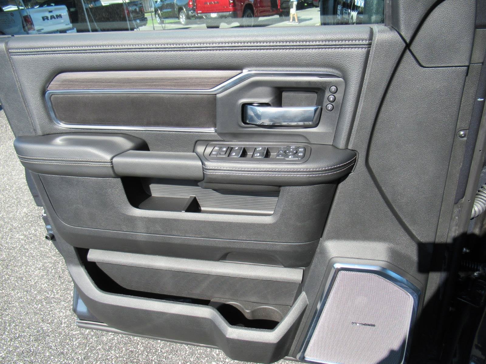 2027 RAM 2500 RAM 2500 LARAMIE CREW CAB 4X4 6'4' BOX