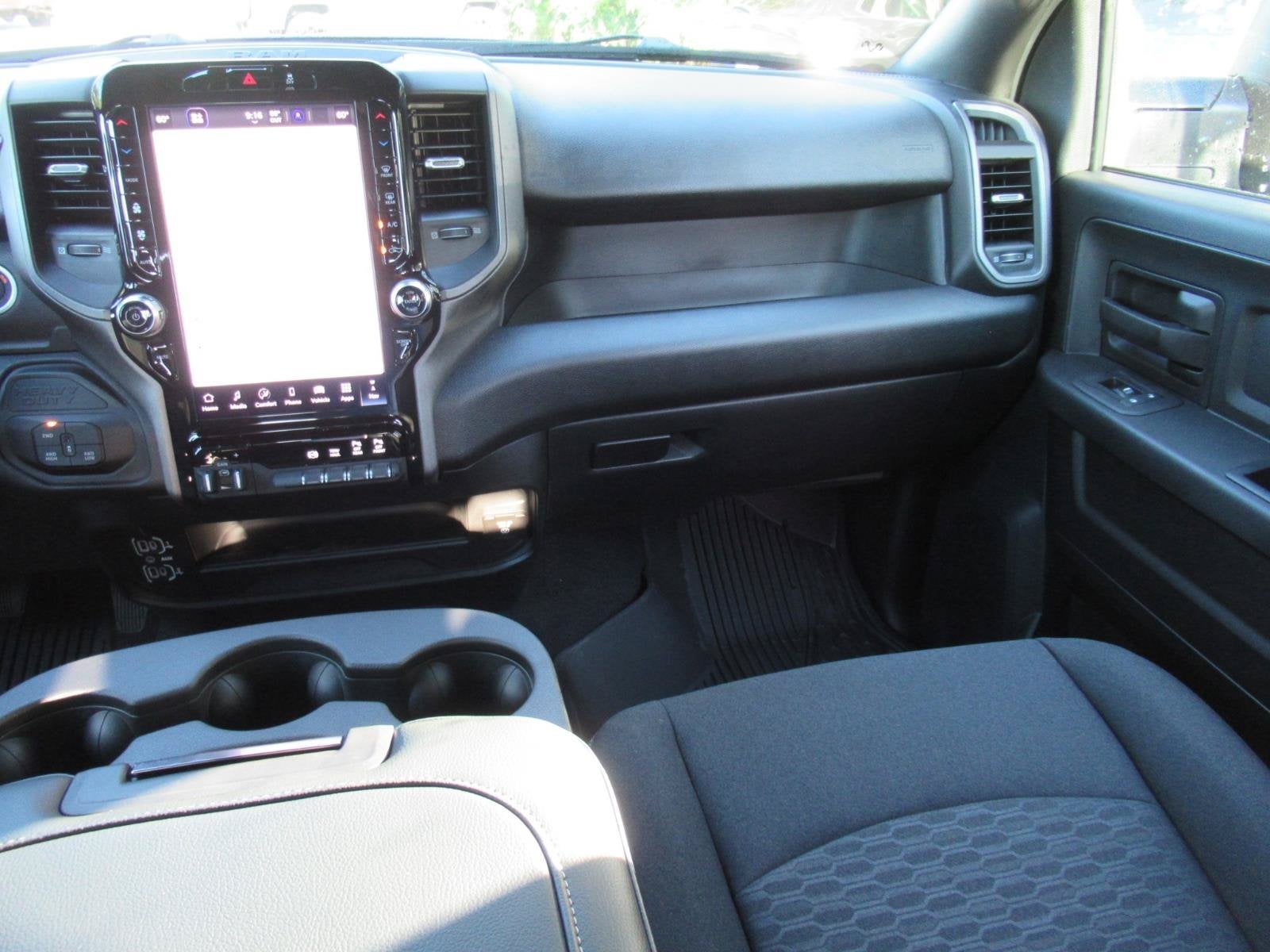 2027 RAM 3500 RAM 3500 TRADESMAN CREW CAB 4X4 8' BOX