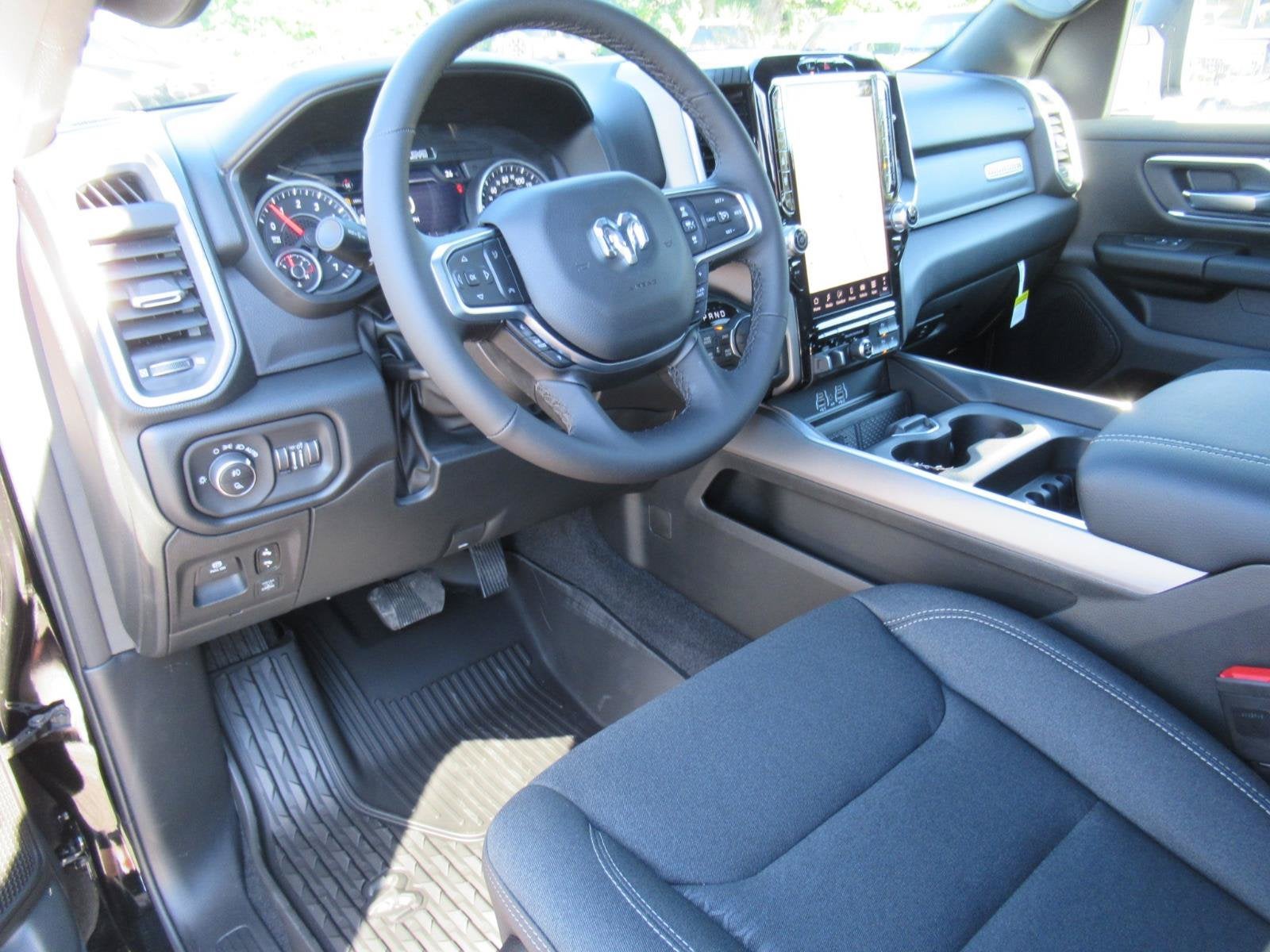 2027 RAM 1500 RAM 1500 BIG HORN CREW CAB 4X4 5'7' BOX