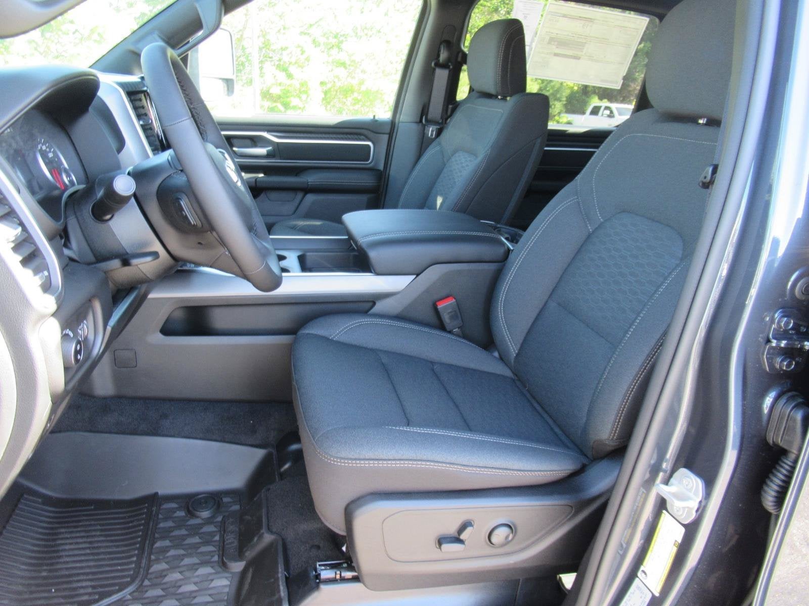 2027 RAM 1500 RAM 1500 BIG HORN CREW CAB 4X4 5'7' BOX