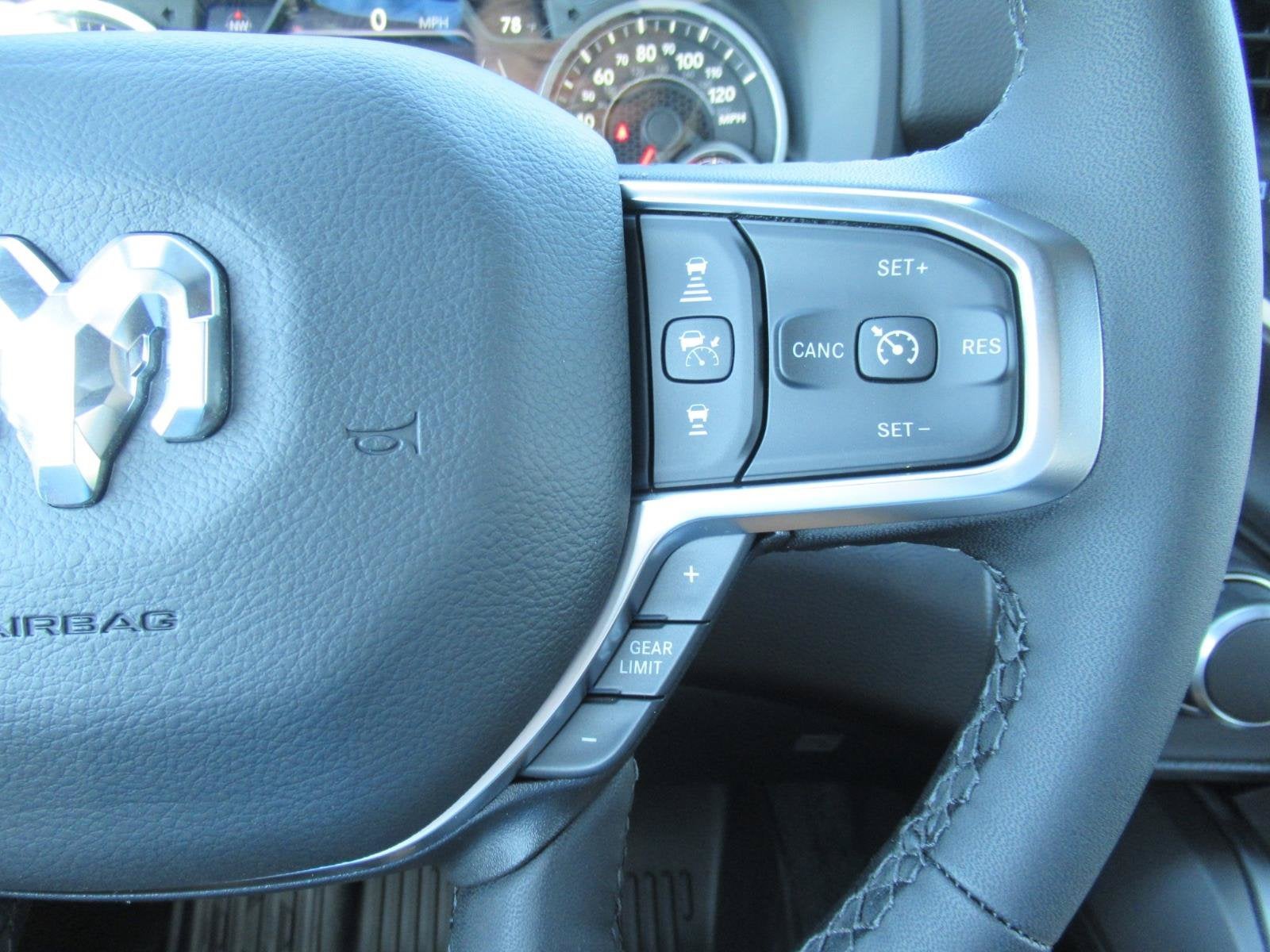 2027 RAM 1500 RAM 1500 BIG HORN CREW CAB 4X4 5'7' BOX