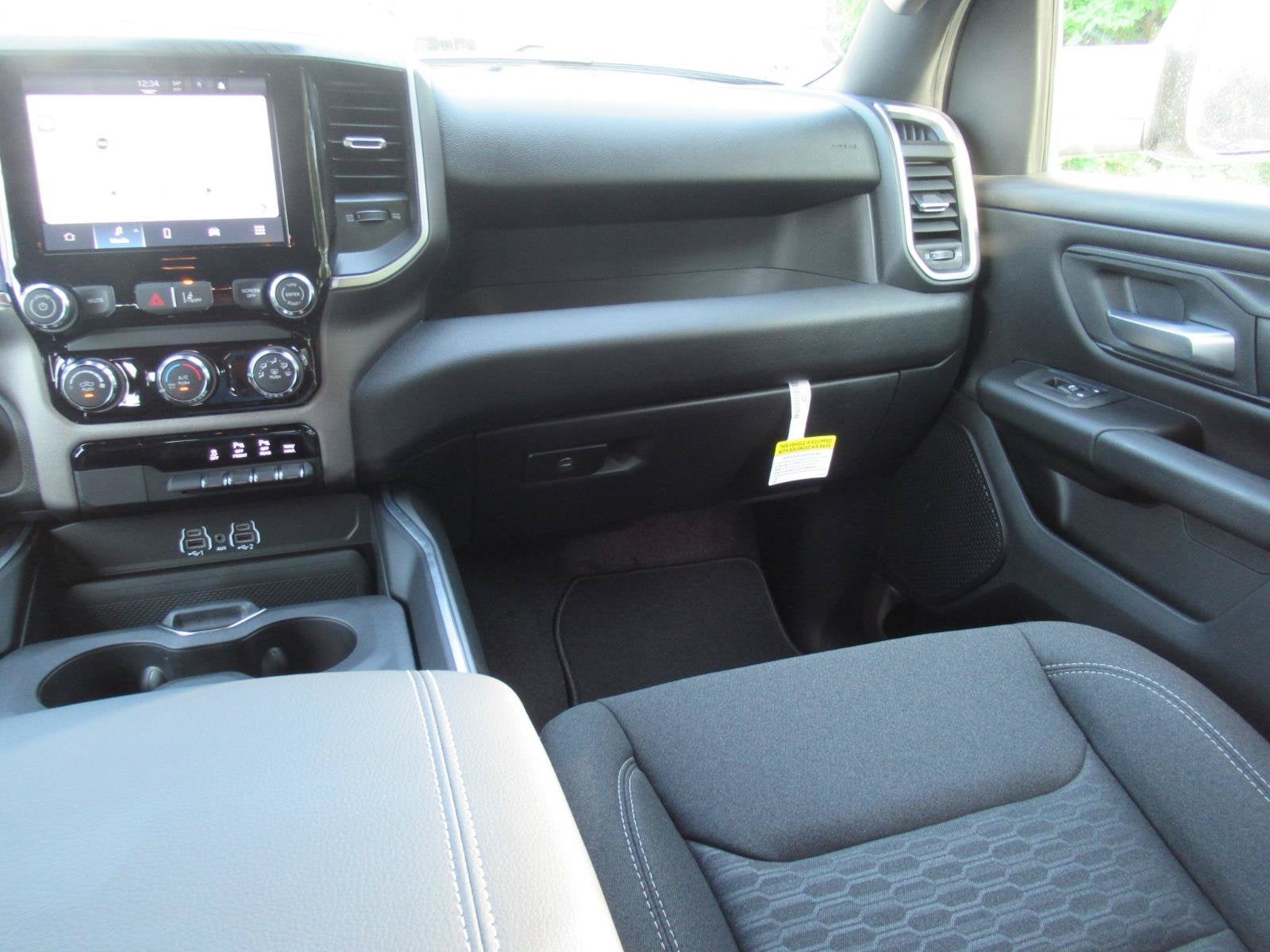 2026 RAM Ram 1500 RAM 1500 EXPRESS CREW CAB 4X4 5'7' BOX