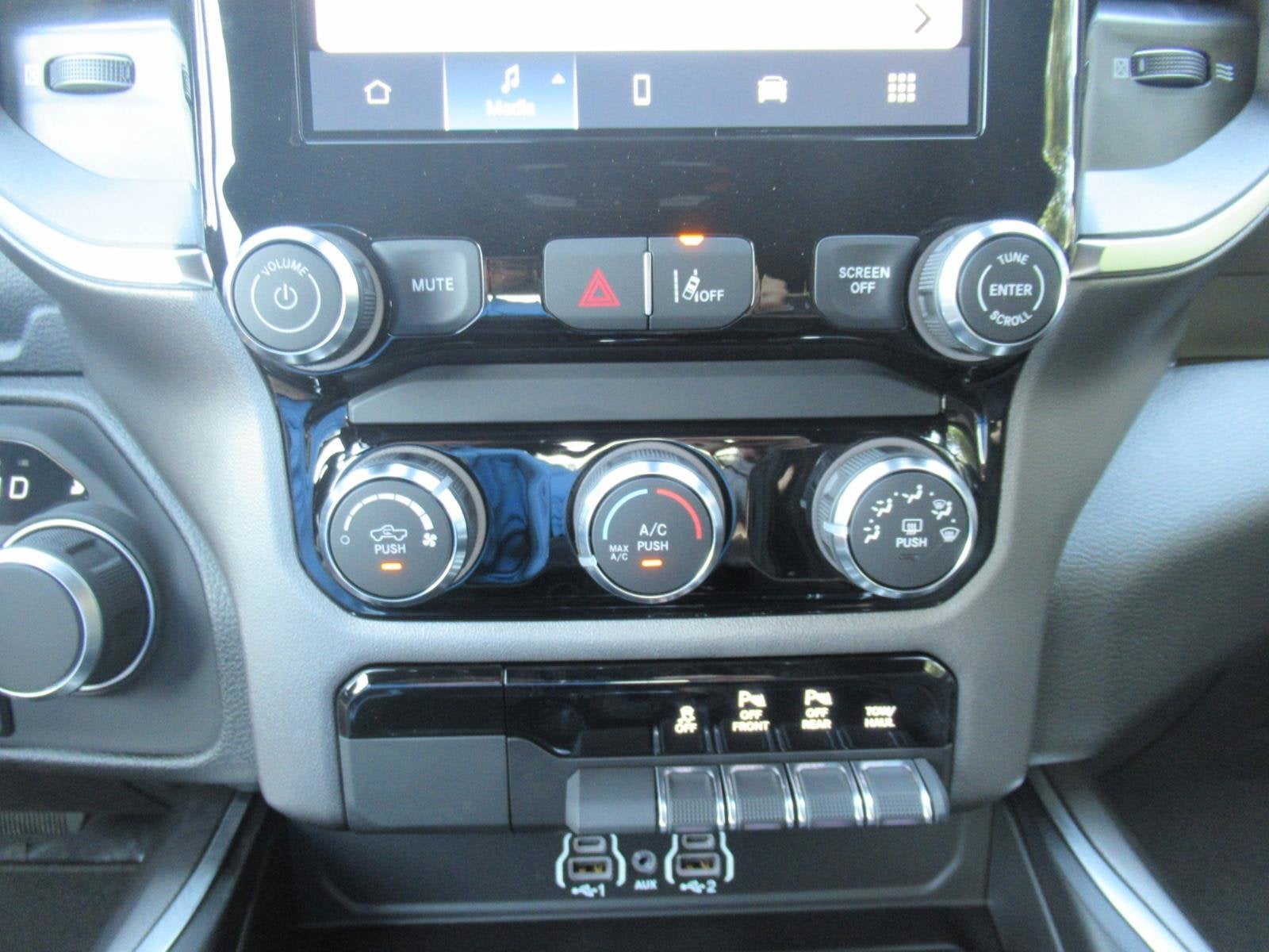 2026 RAM Ram 1500 RAM 1500 EXPRESS CREW CAB 4X4 5'7' BOX