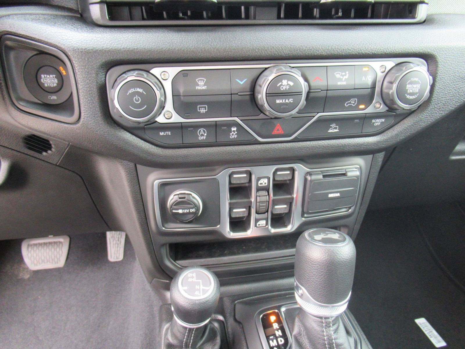 2027 Jeep Wrangler WRANGLER 4-DOOR SPORT S