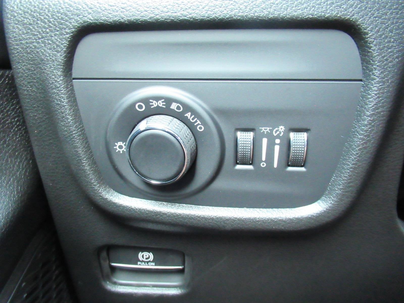 2026 Jeep Grand Cherokee GRAND CHEROKEE LAREDO X 4X2