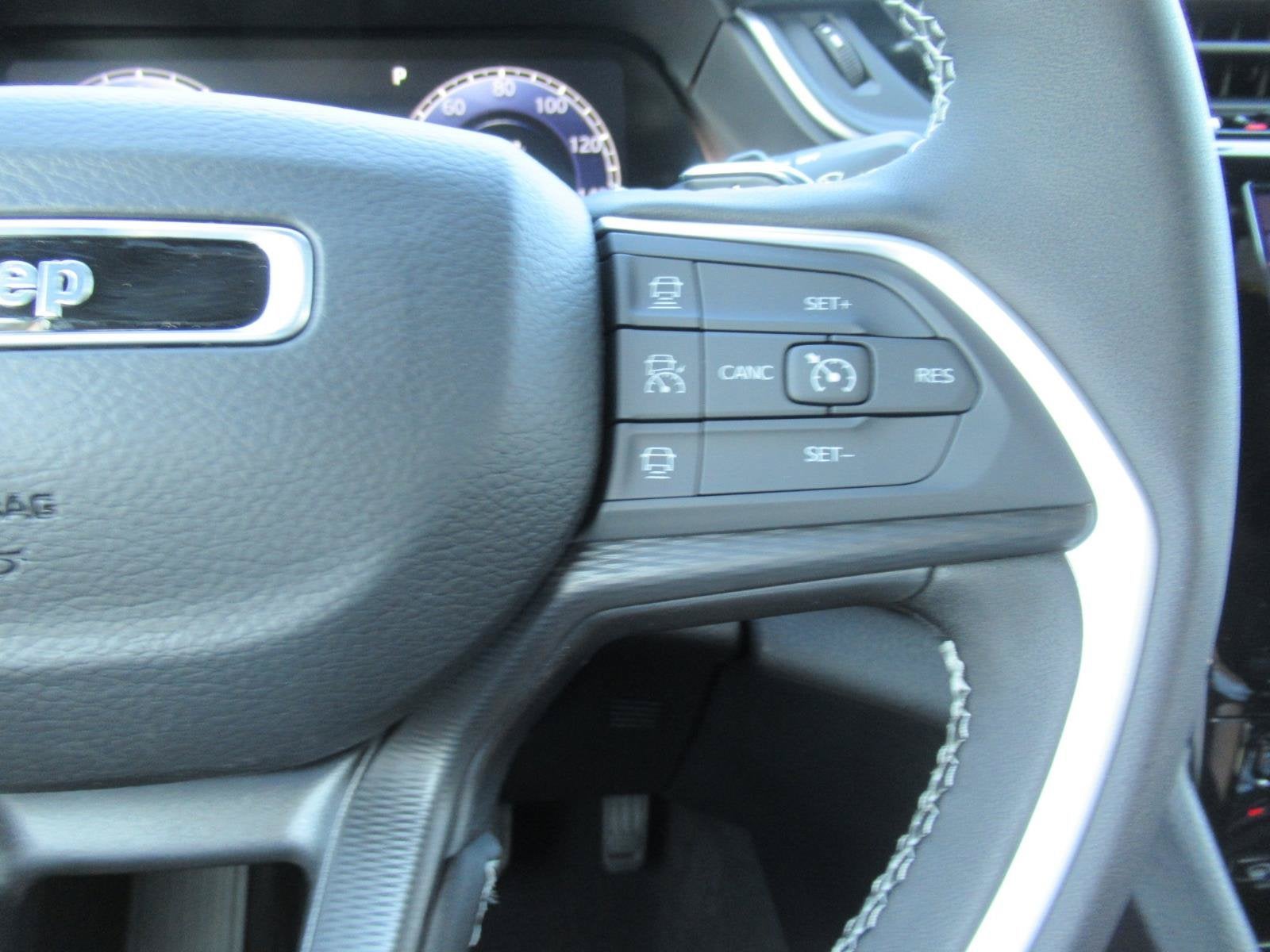 2026 Jeep Grand Cherokee GRAND CHEROKEE LAREDO X 4X2