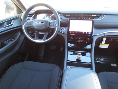 2027 Jeep Grand Cherokee GRAND CHEROKEE LAREDO 4X2