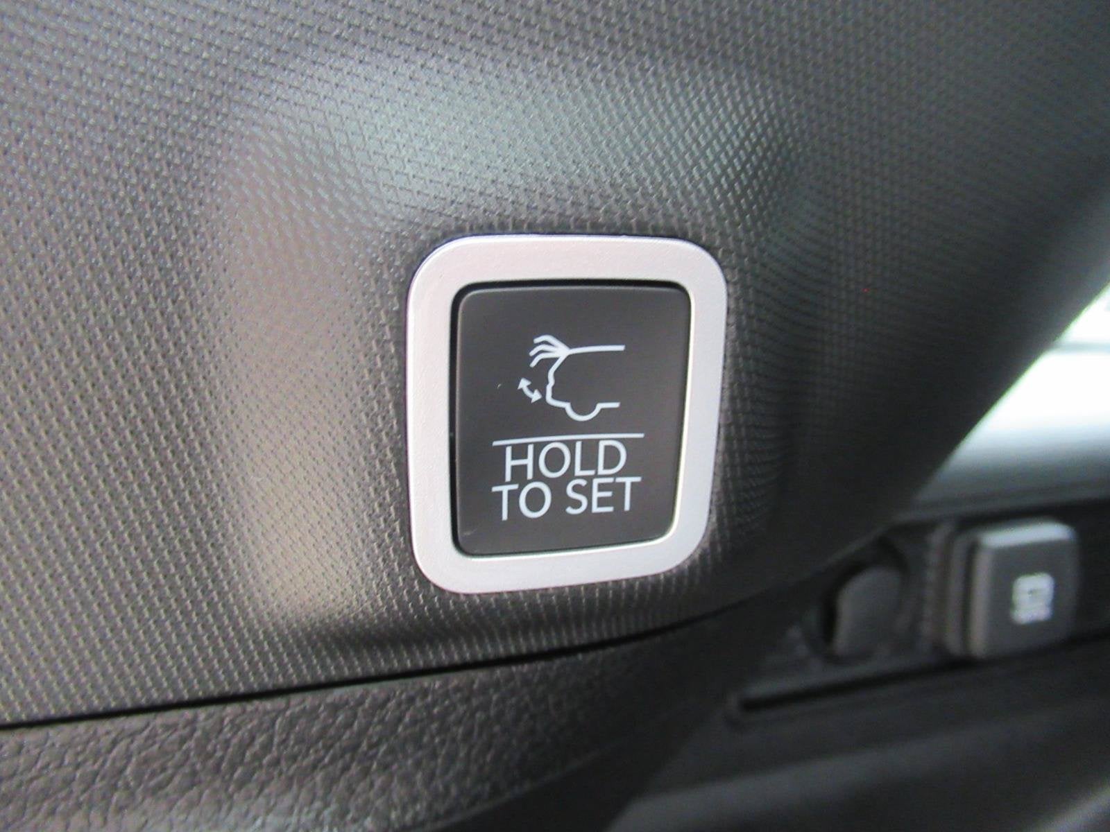 2027 Jeep Grand Cherokee GRAND CHEROKEE LAREDO ALTITUDE 4X2