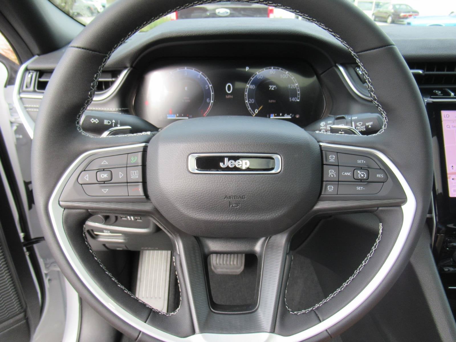 2027 Jeep Grand Cherokee GRAND CHEROKEE LAREDO X 4X4