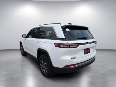 2027 Jeep Grand Cherokee GRAND CHEROKEE LAREDO X 4X4