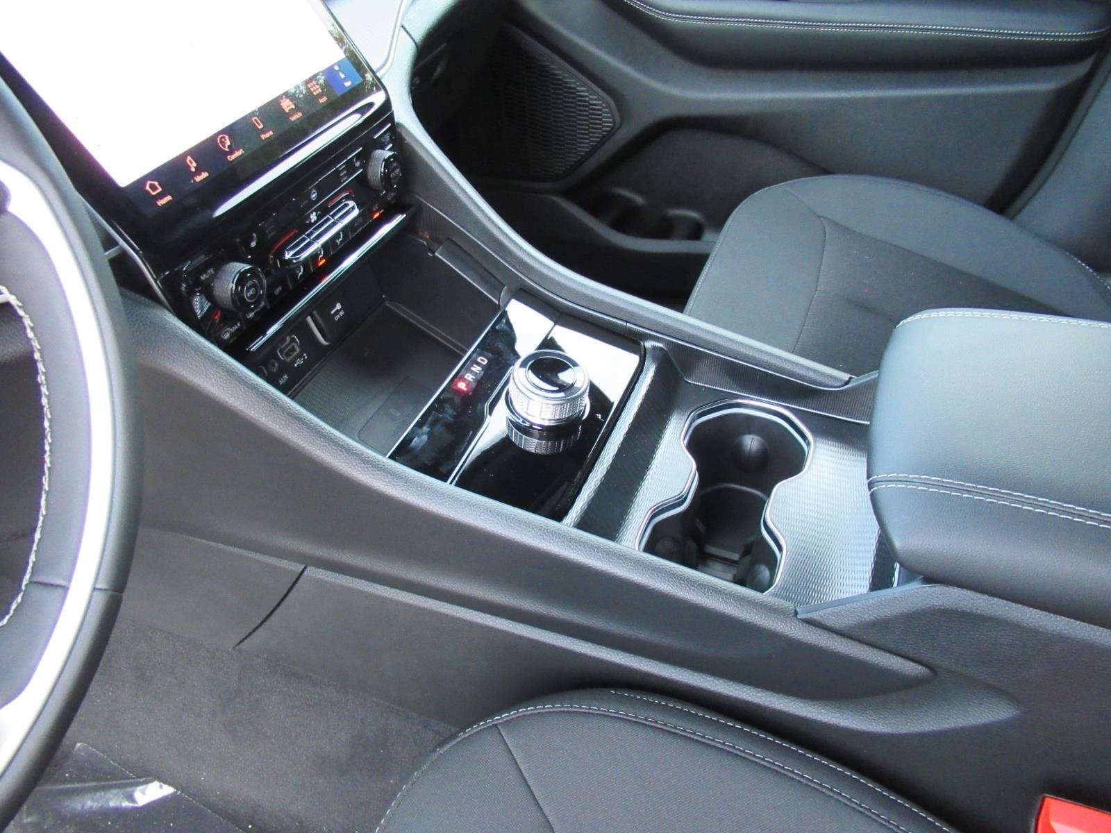 2027 Jeep Grand Cherokee GRAND CHEROKEE LAREDO X 4X4