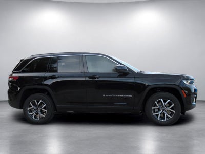 2027 Jeep Grand Cherokee GRAND CHEROKEE LAREDO X 4X4