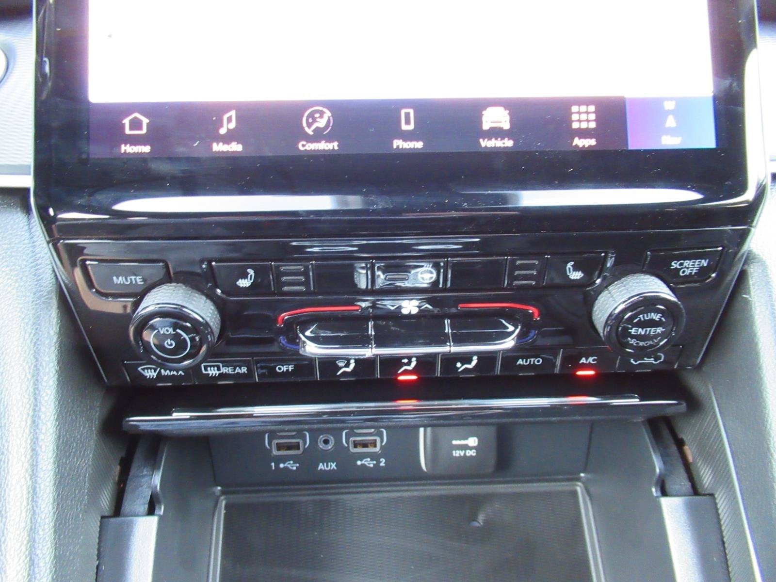2027 Jeep Grand Cherokee GRAND CHEROKEE LAREDO X 4X4
