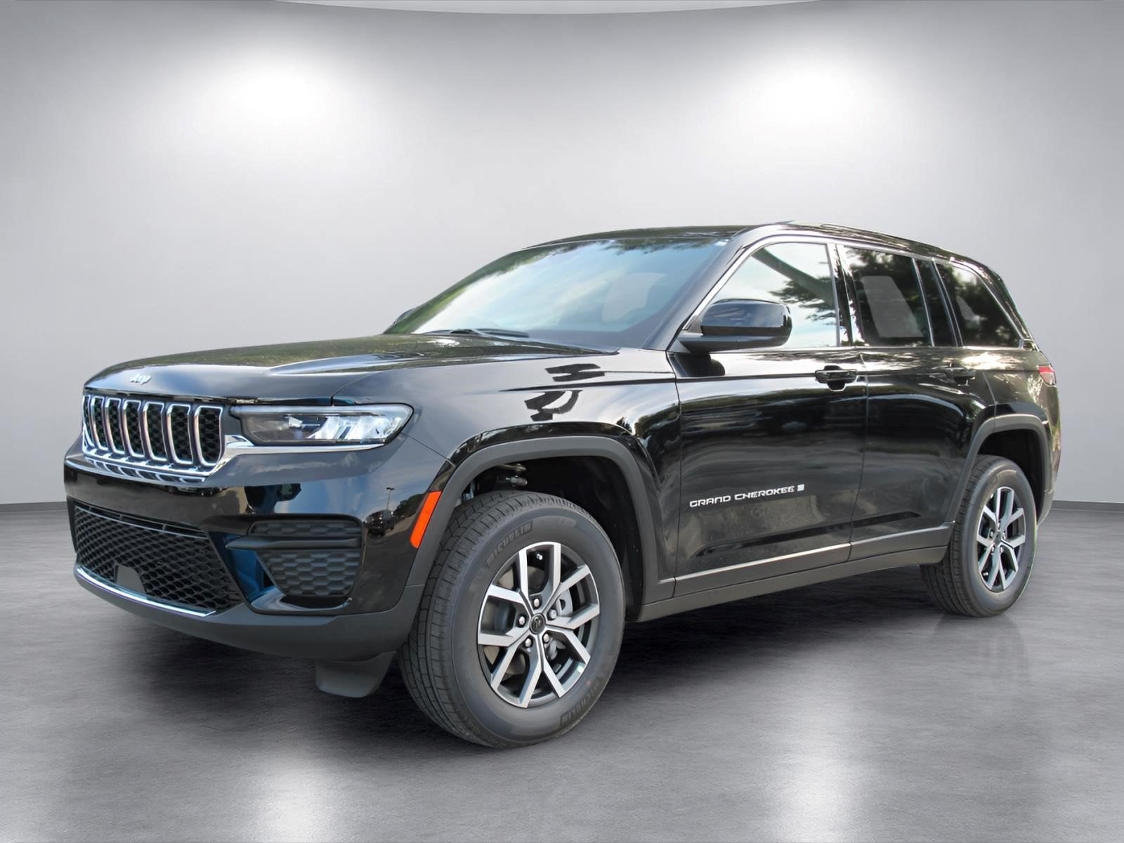 2027 Jeep Grand Cherokee GRAND CHEROKEE LAREDO X 4X4