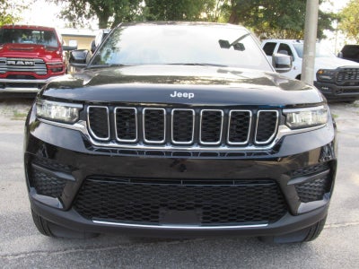 2027 Jeep Grand Cherokee GRAND CHEROKEE LAREDO X 4X4