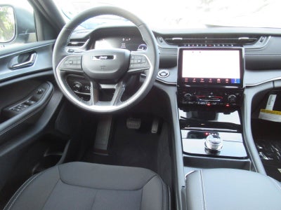 2027 Jeep Grand Cherokee GRAND CHEROKEE LAREDO X 4X4