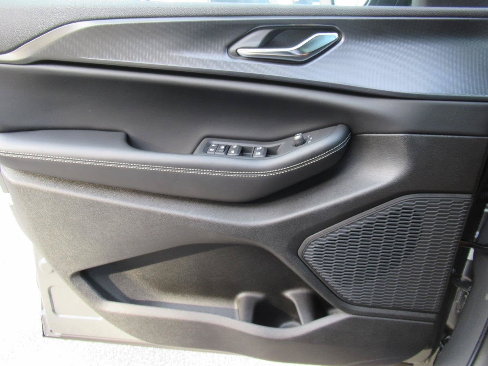 2027 Jeep Grand Cherokee GRAND CHEROKEE LAREDO X 4X4