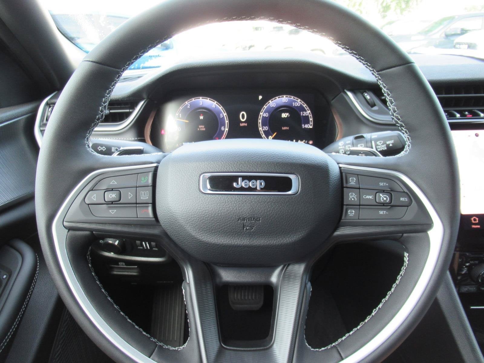 2027 Jeep Grand Cherokee GRAND CHEROKEE LAREDO X 4X4