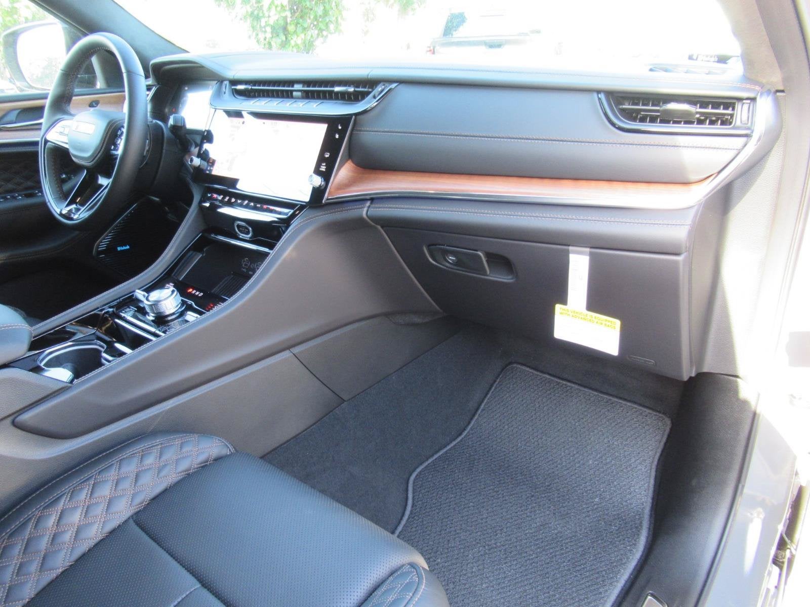 2027 Jeep Grand Cherokee GRAND CHEROKEE SUMMIT 4X4