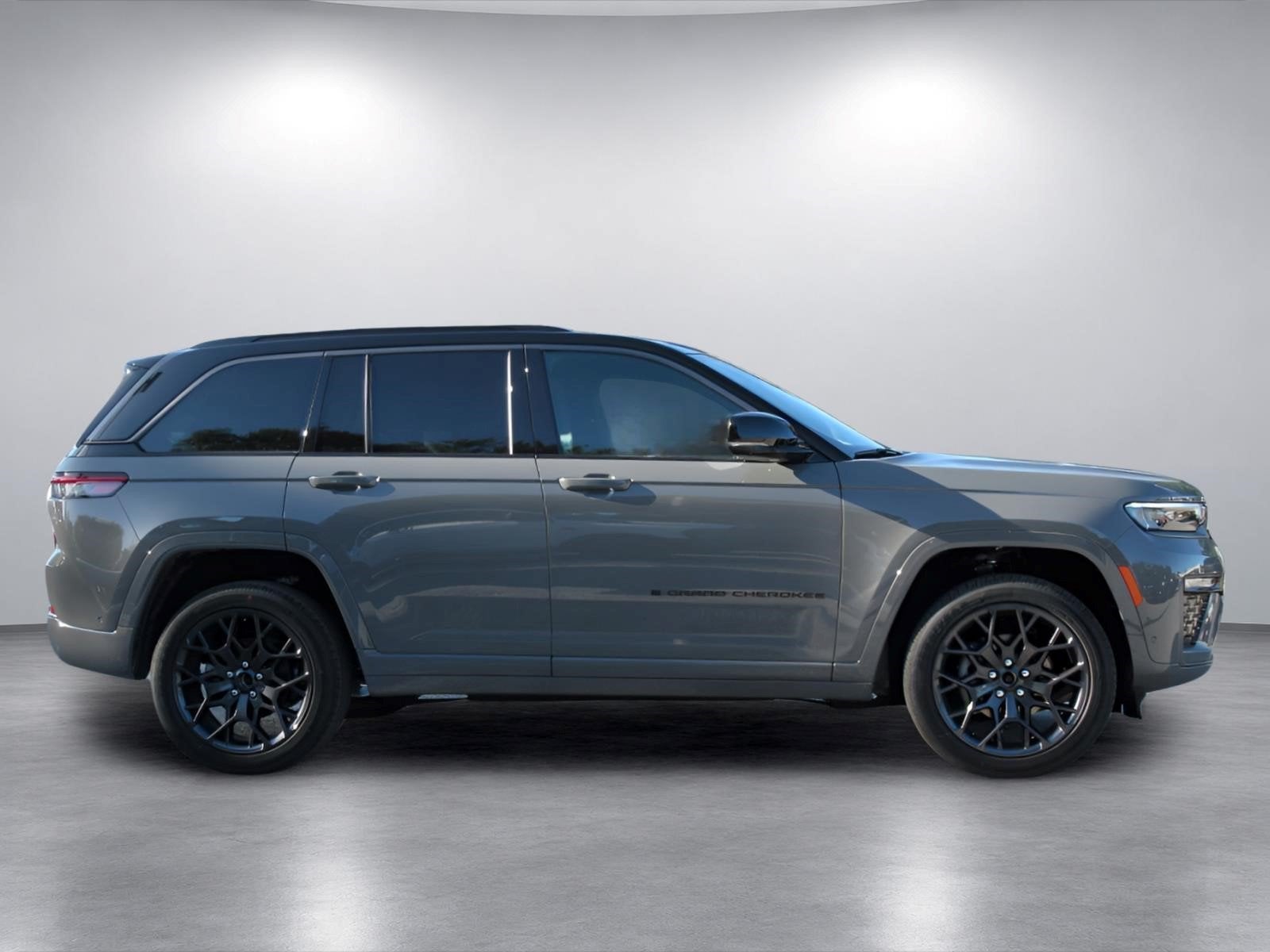 2027 Jeep Grand Cherokee GRAND CHEROKEE SUMMIT 4X4