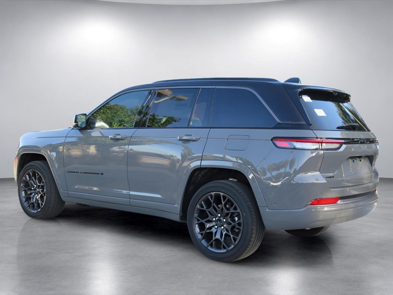 2027 Jeep Grand Cherokee GRAND CHEROKEE SUMMIT 4X4