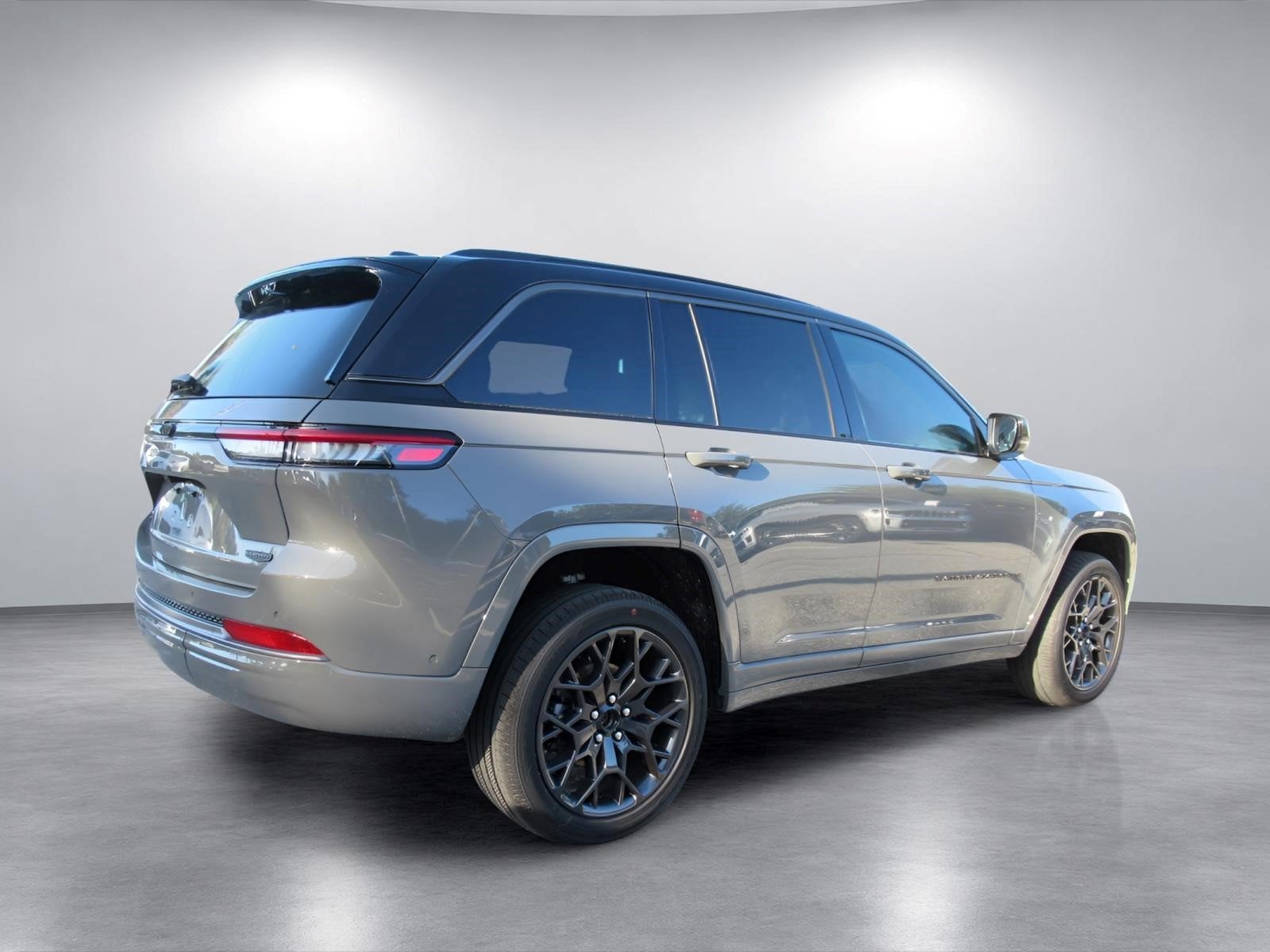 2027 Jeep Grand Cherokee GRAND CHEROKEE SUMMIT 4X4