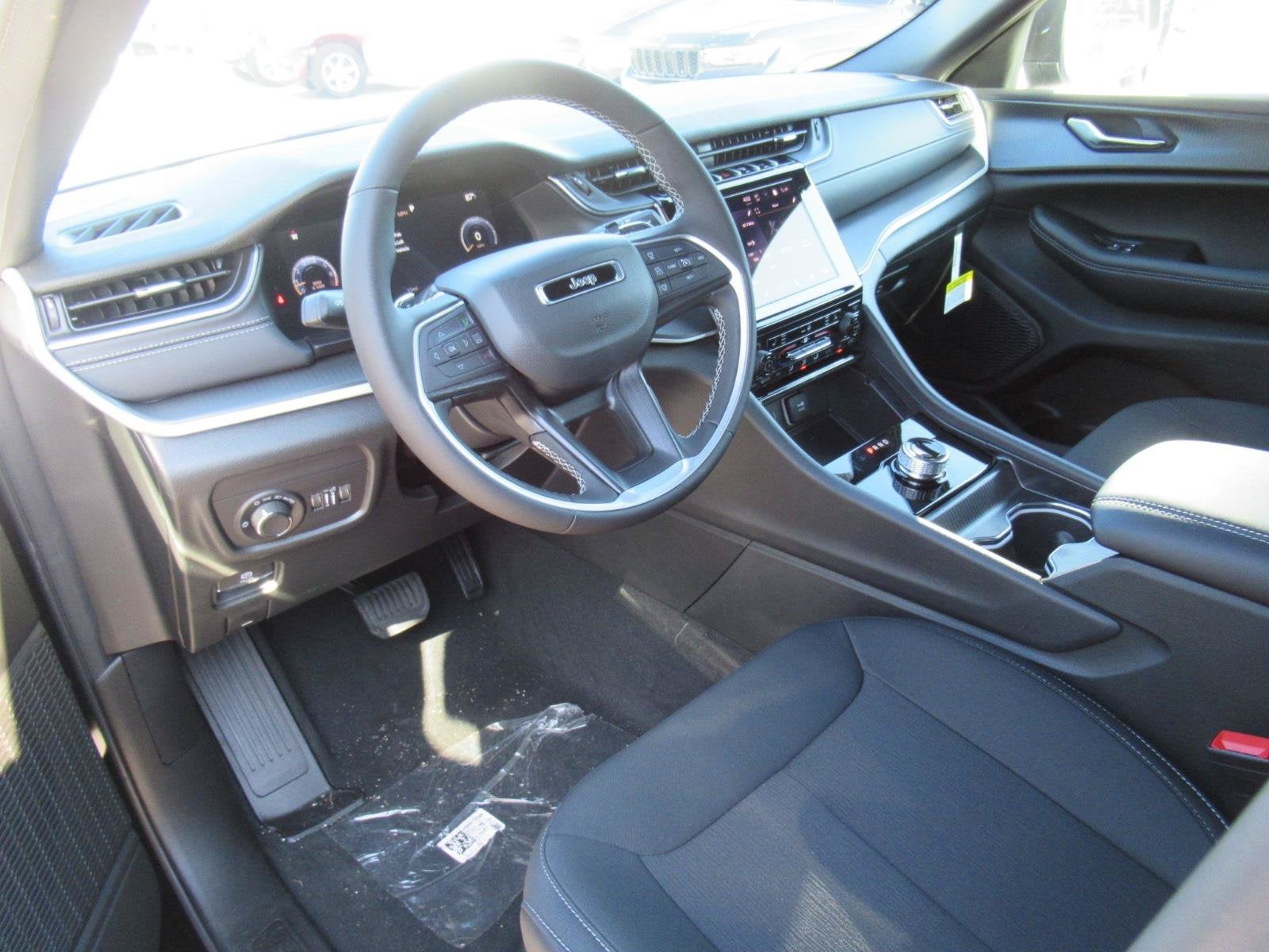 2026 Jeep Grand Cherokee GRAND CHEROKEE L LAREDO X 4X2