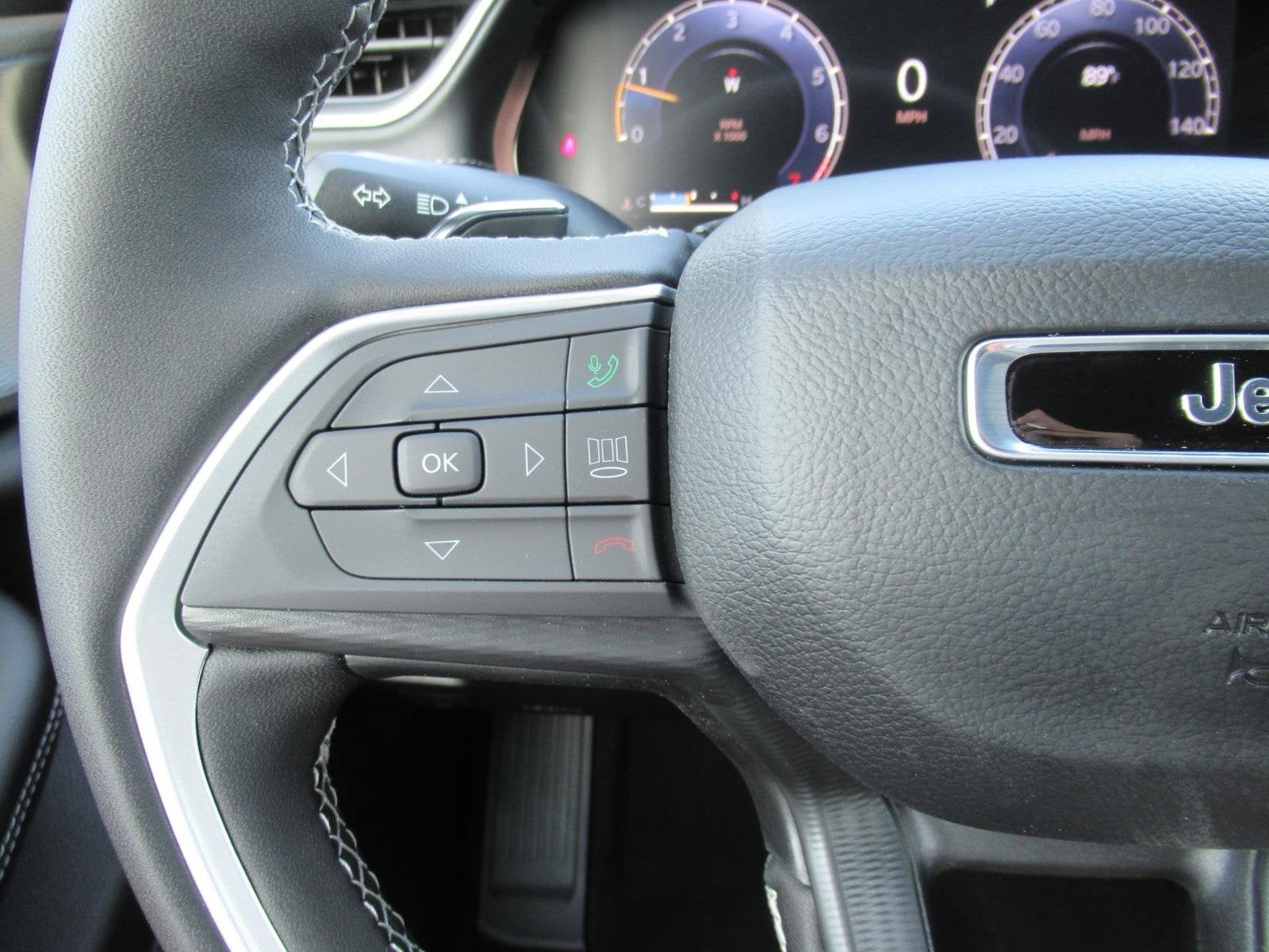 2026 Jeep Grand Cherokee GRAND CHEROKEE L LAREDO X 4X2