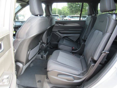 2026 Jeep Grand Cherokee GRAND CHEROKEE L LAREDO X 4X2