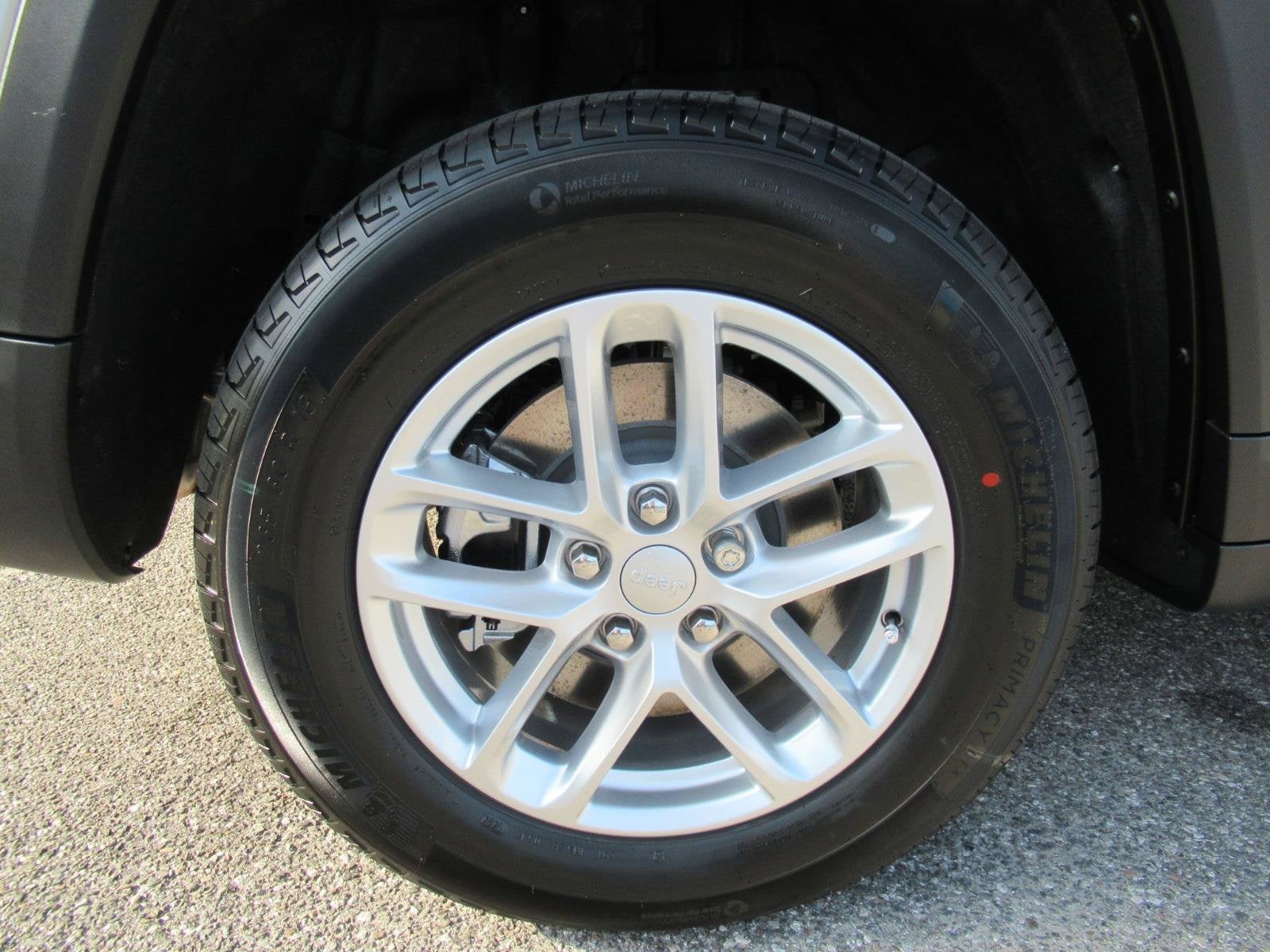 2026 Jeep Grand Cherokee GRAND CHEROKEE L LAREDO X 4X2