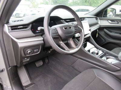2027 Jeep Grand Cherokee GRAND CHEROKEE L LAREDO ALTITUDE 4X2
