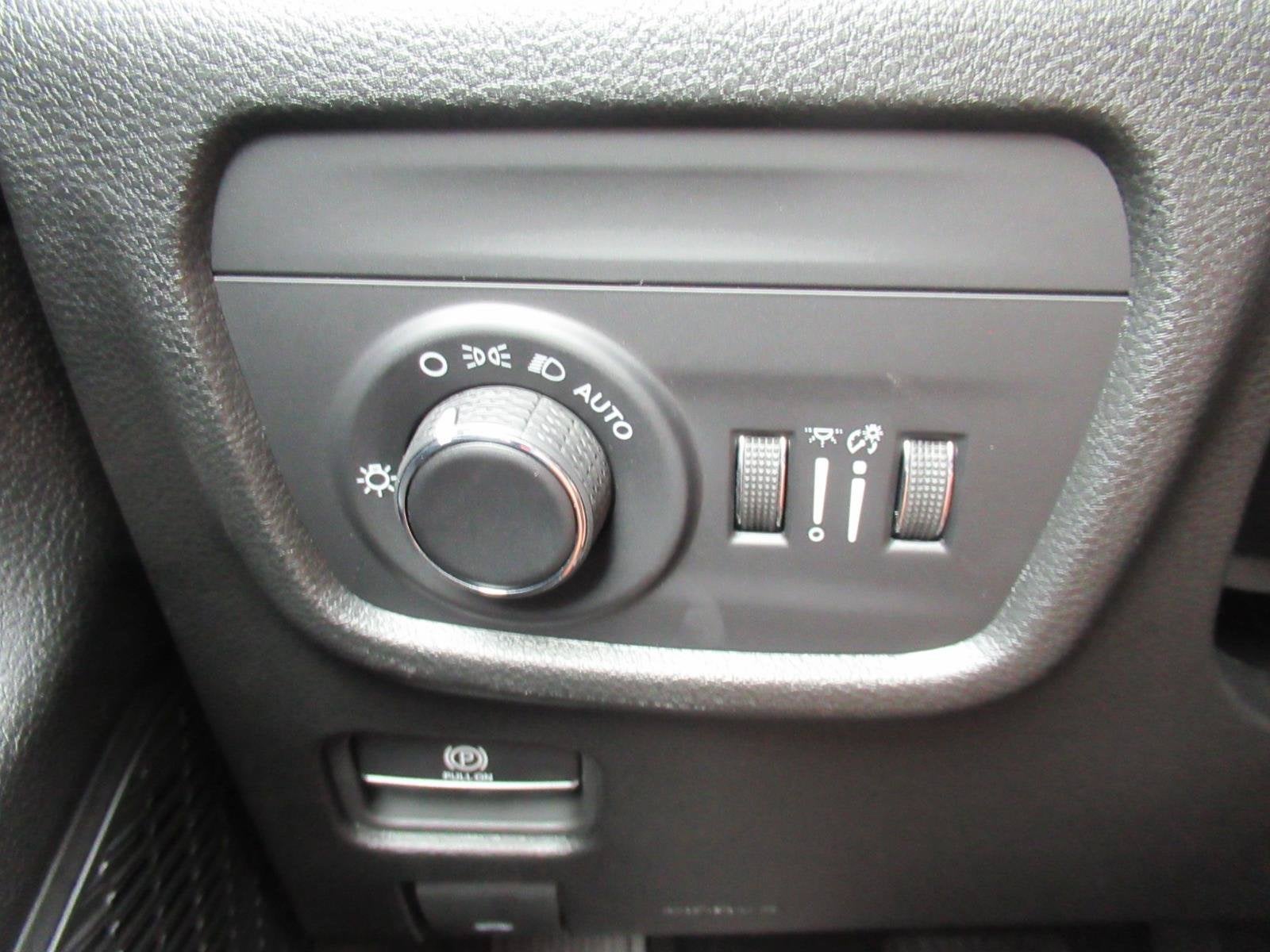 2027 Jeep Grand Cherokee GRAND CHEROKEE L LAREDO ALTITUDE 4X2