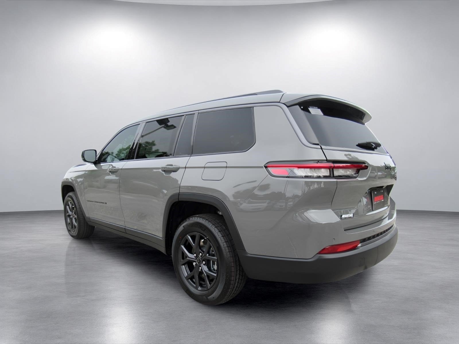 2027 Jeep Grand Cherokee GRAND CHEROKEE L LAREDO ALTITUDE 4X2
