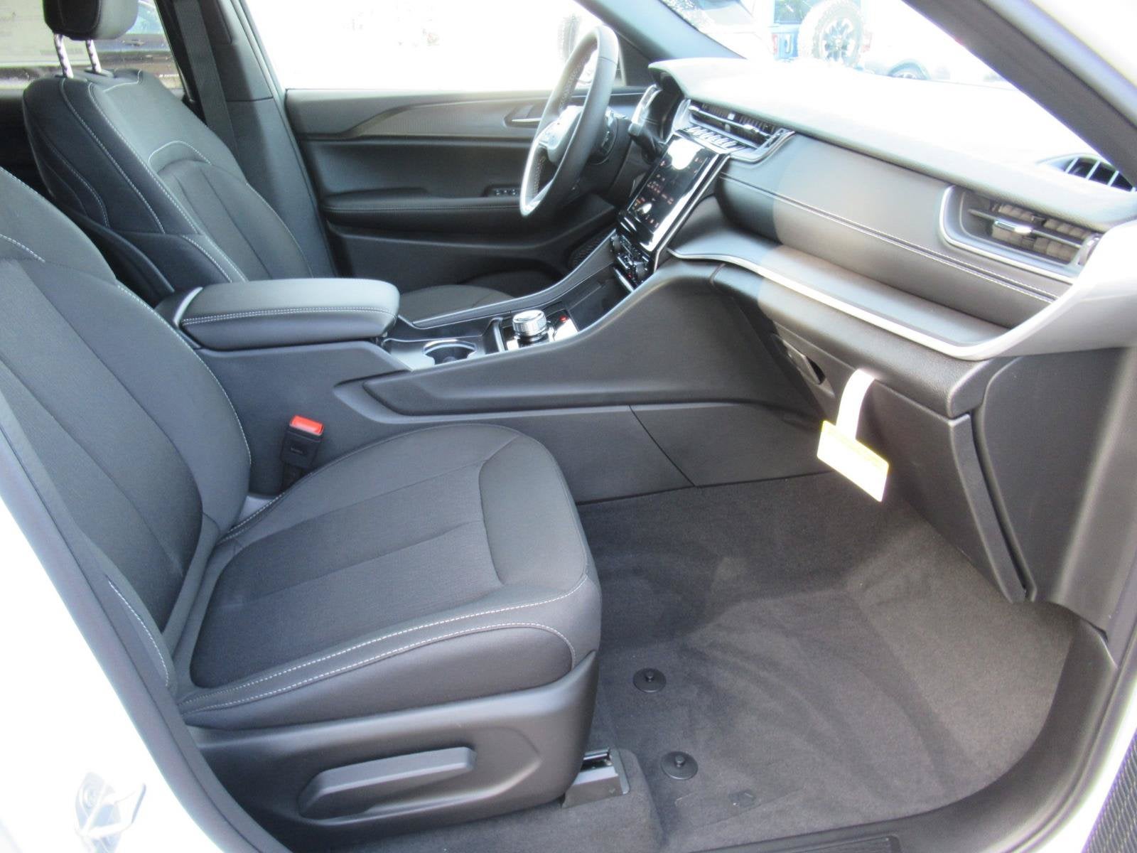 2026 Jeep Grand Cherokee GRAND CHEROKEE L LAREDO X 4X4