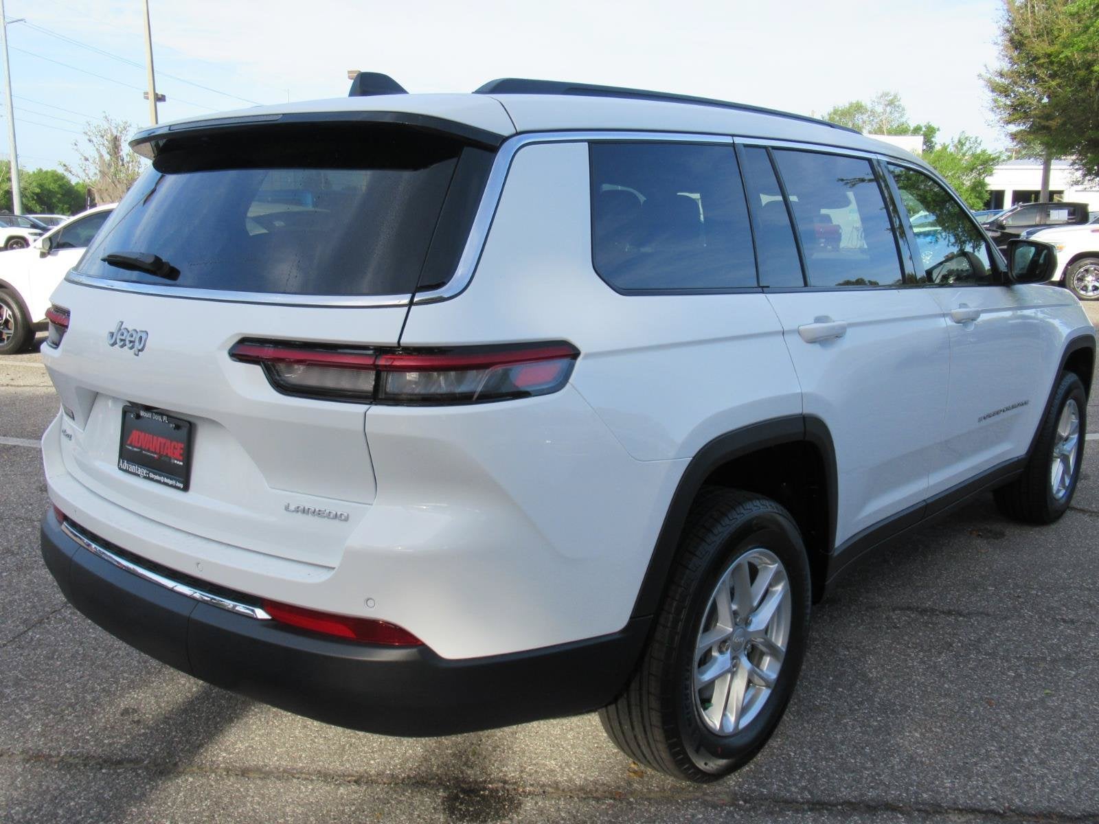 2026 Jeep Grand Cherokee GRAND CHEROKEE L LAREDO X 4X4