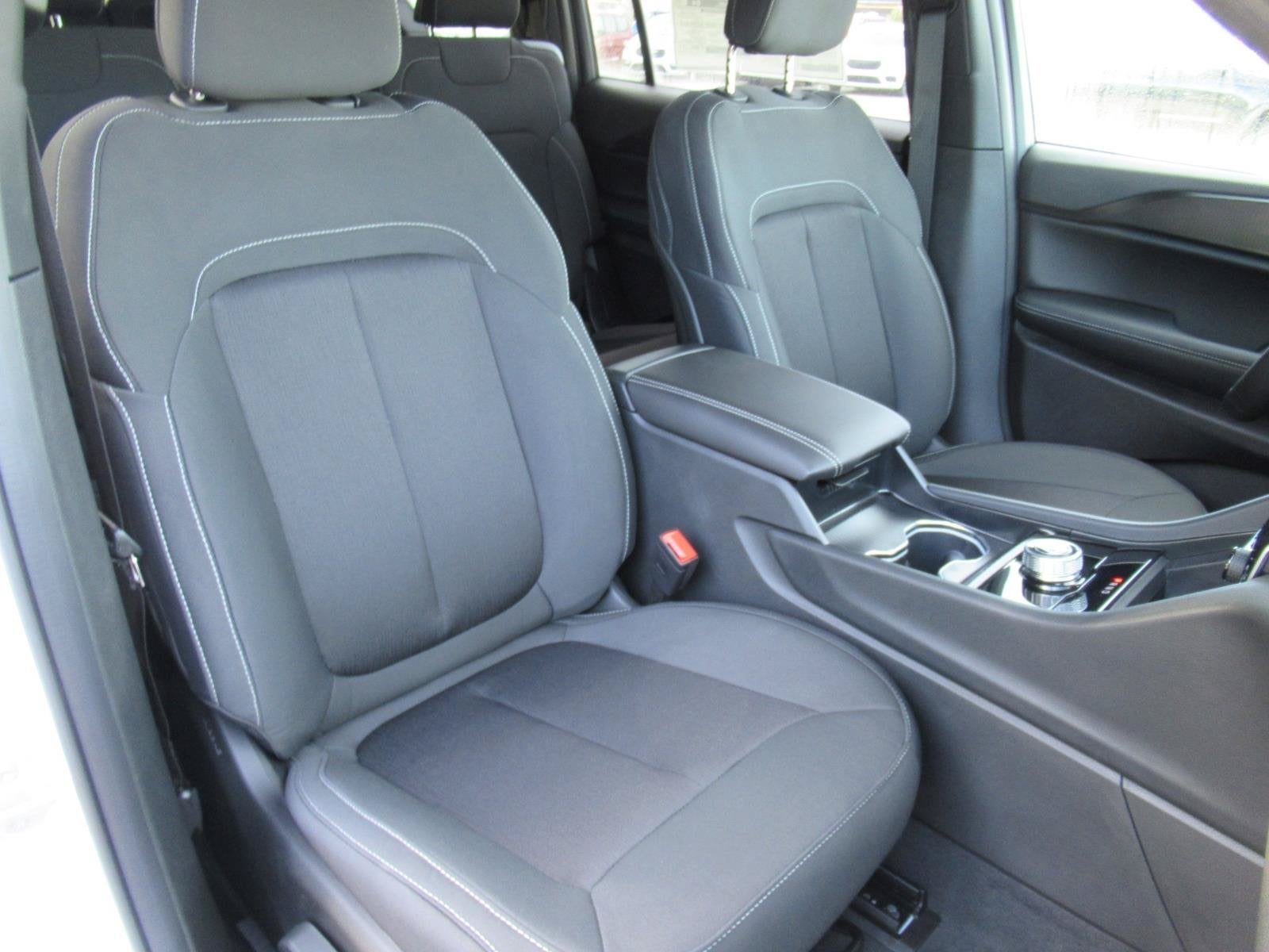 2026 Jeep Grand Cherokee GRAND CHEROKEE L LAREDO X 4X4