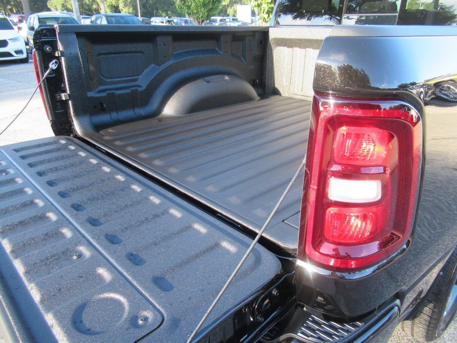 2027 RAM Ram 1500 RAM 1500 EXPRESS CREW CAB 4X2 5'7' BOX