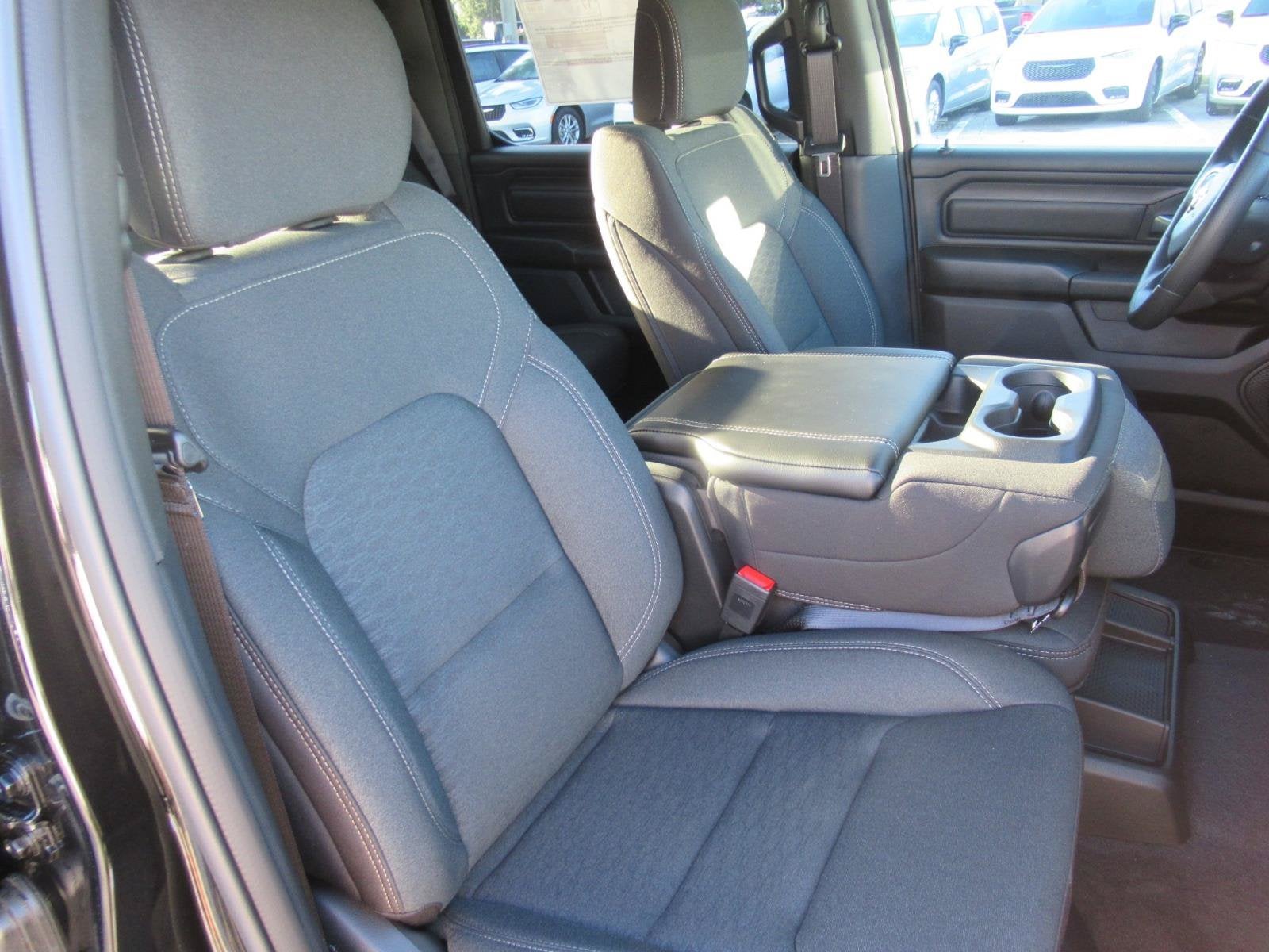 2027 RAM Ram 1500 RAM 1500 EXPRESS CREW CAB 4X2 5'7' BOX
