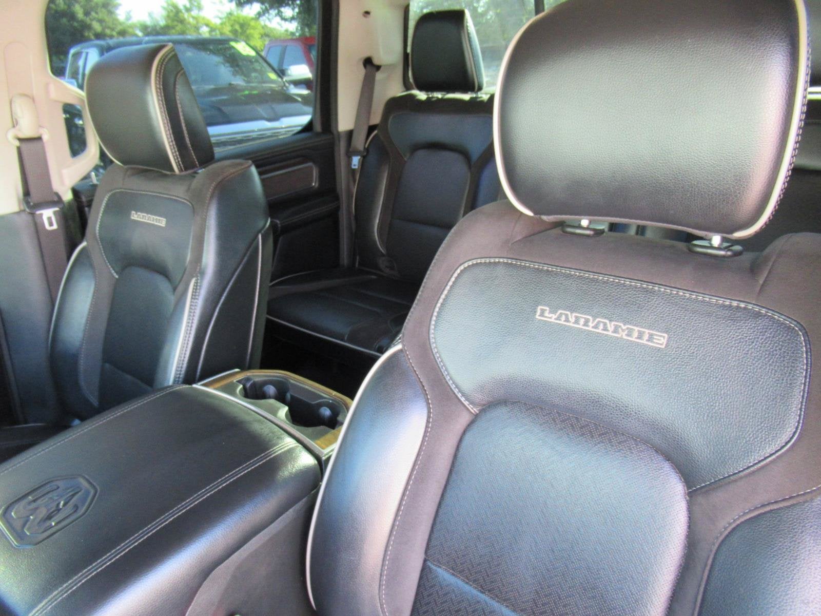 2022 RAM 1500 Laramie Crew Cab 4x2 5'7' Box