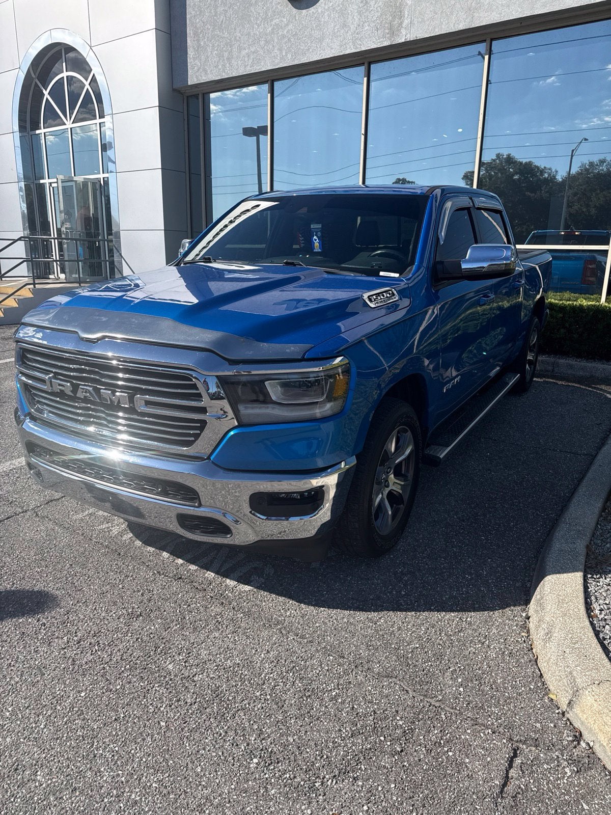 2023 RAM 1500 Laramie Crew Cab 4x2 5'7' Box