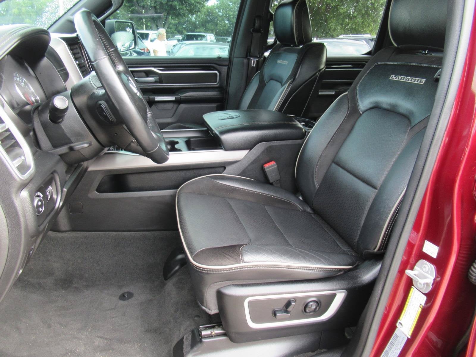 2020 RAM 1500 Laramie Crew Cab 4x2 5'7' Box