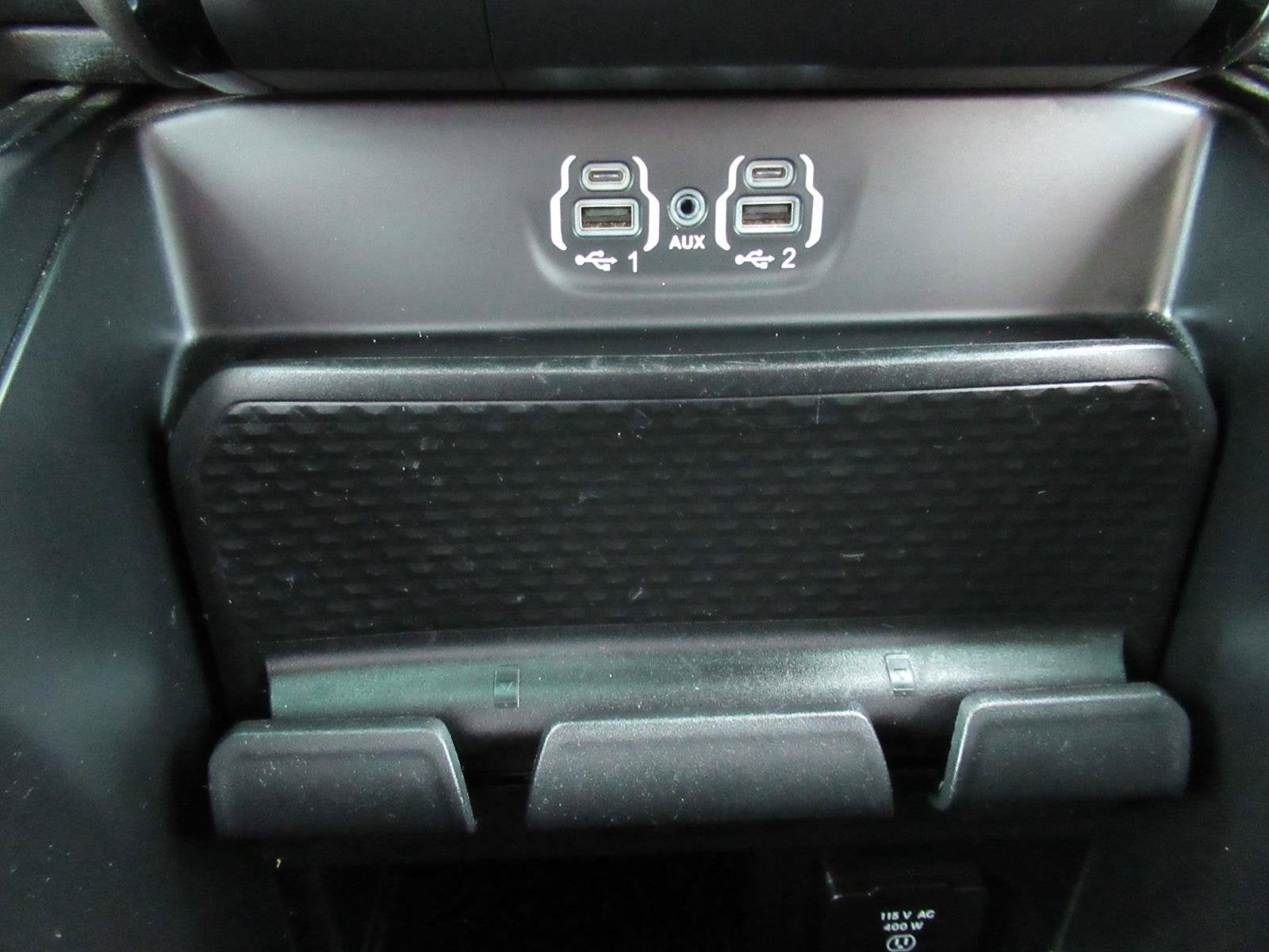 2020 RAM 1500 Laramie Crew Cab 4x2 5'7' Box